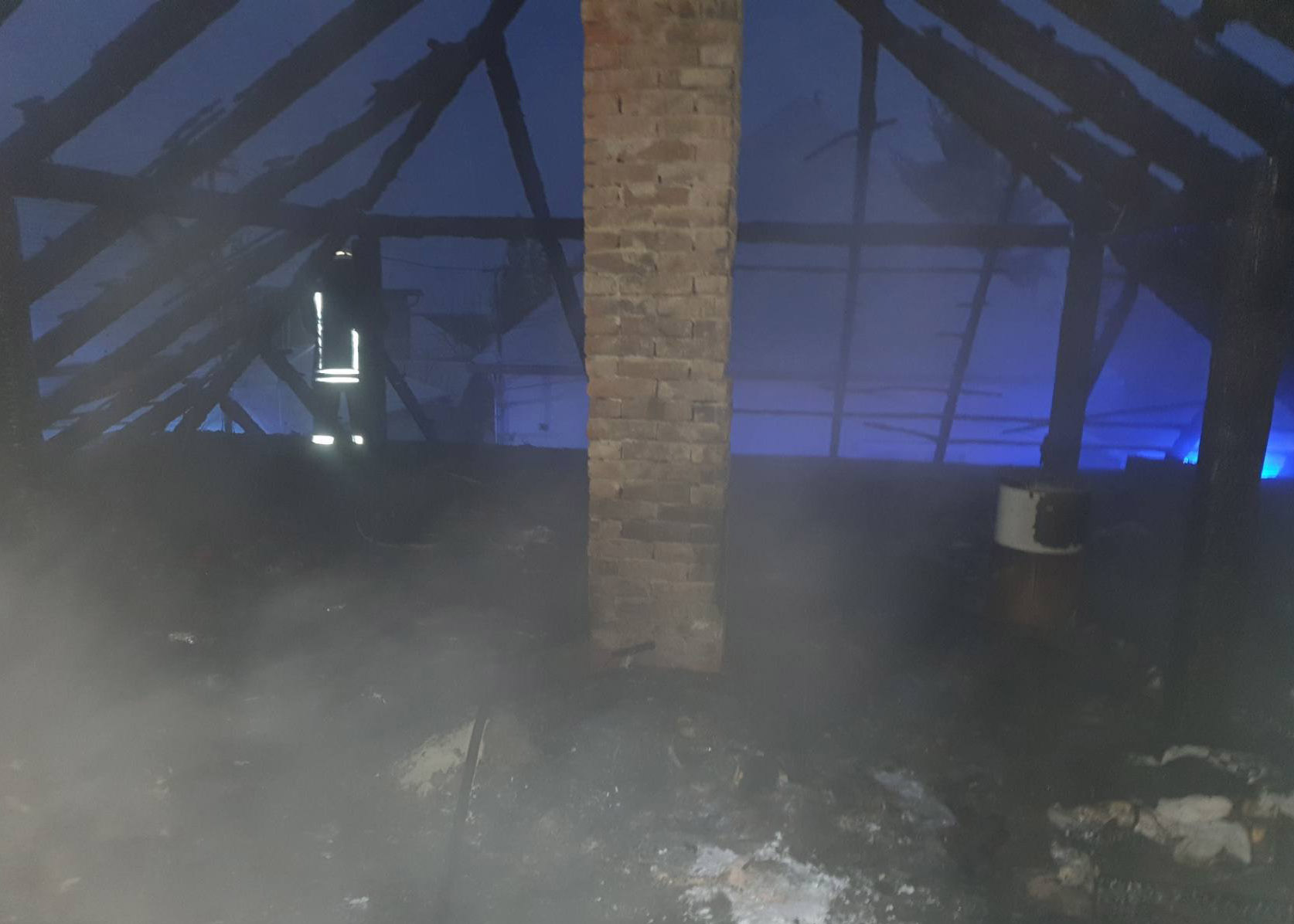 У Мукачеві гасили пожежу в будинку (ФОТО)