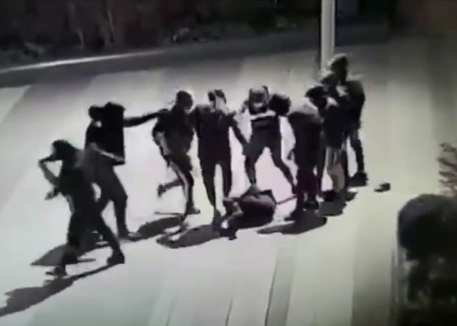 Опубліковано відео жорстокого побиття в Парижі 15-річного уродженця Ужгорода (ВІДЕО)
