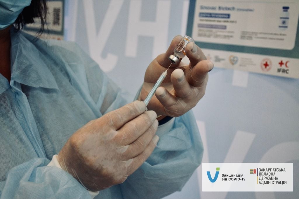 За три дні на залізничному вокзалі в Ужгороді вакцинувалося 66 закарпатців