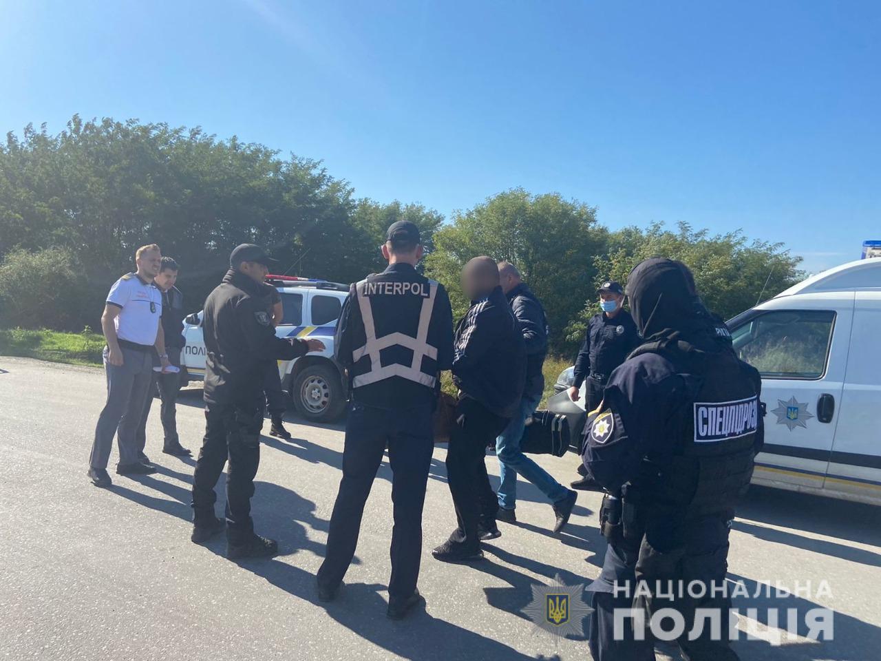 На Закарпатті екстрадували чоловіка, що розшукувався правоохоронцями Румунії (ФОТО)
