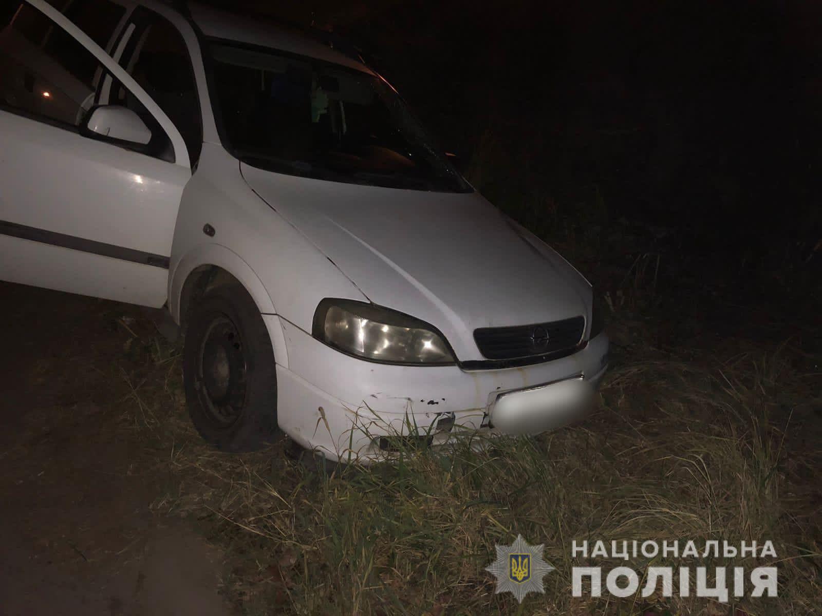 На Берегівщині водій легковика збив велосипедистку, втік, але з'їхав у кювет (ФОТО)