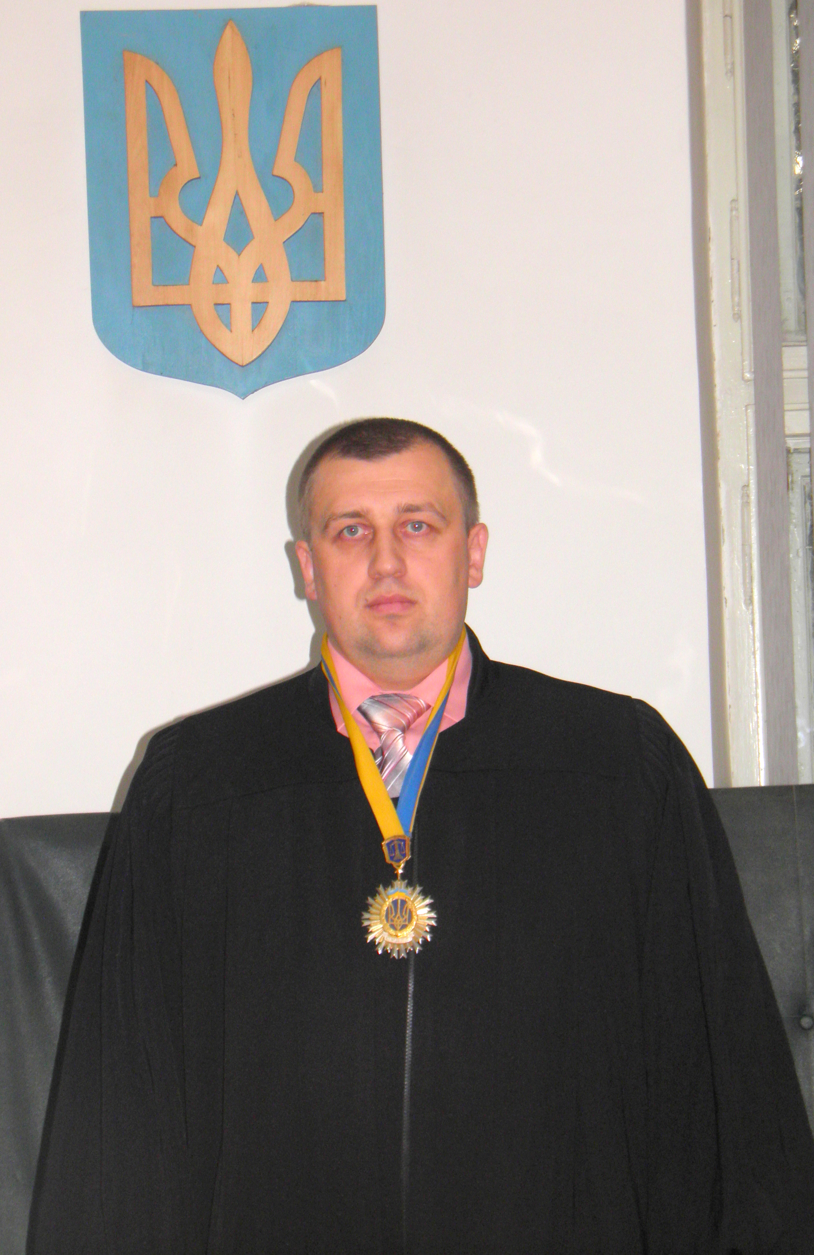 ВАКС ув'язнив за хабар рахівського суддю Тулика на 6 років (ВІДЕО)