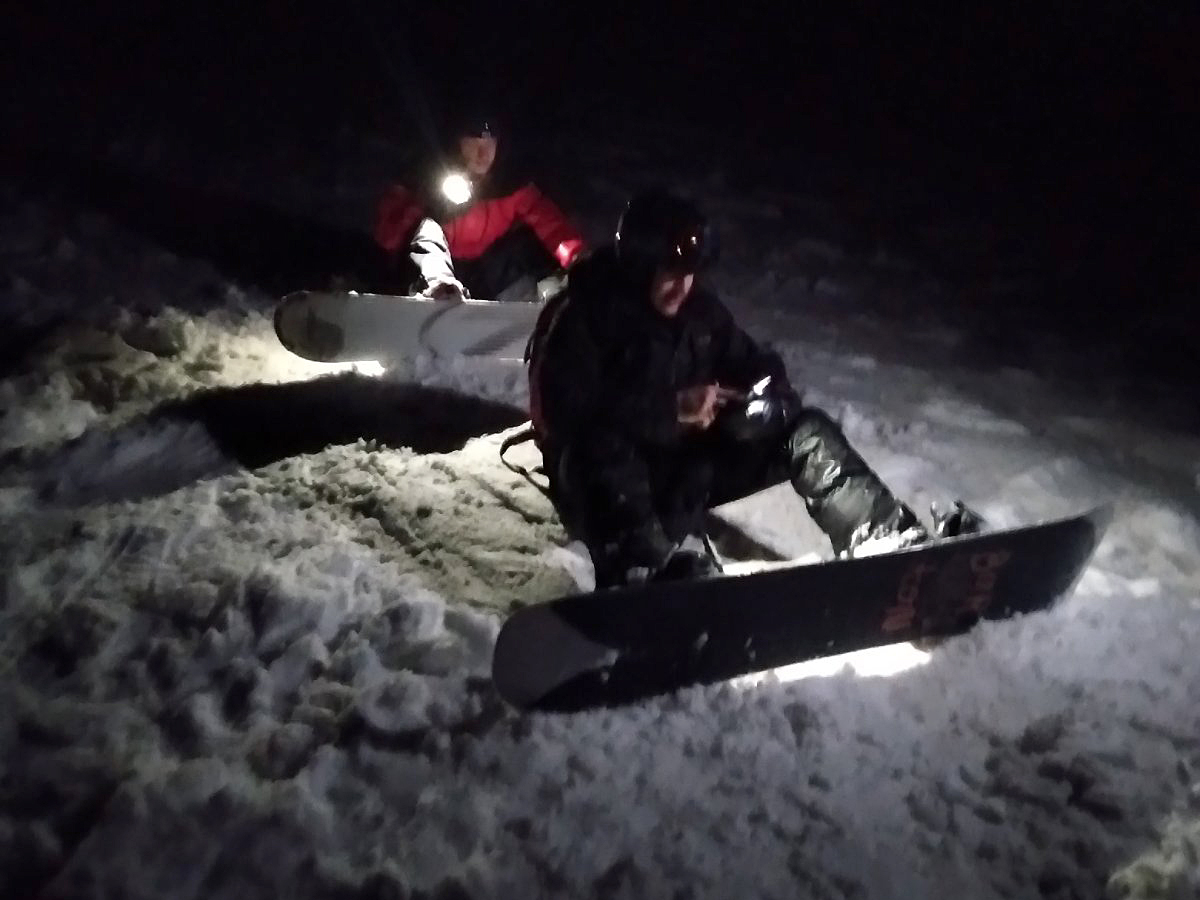 На закарпатській Гимбі, катаючись у тумані, заблукали двоє сноубористів