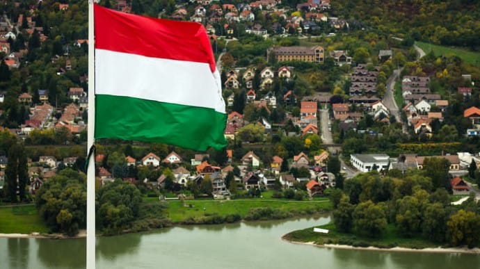 У Словаччині розгортається конфлікт через втручання Угорщини у внутрішні справи