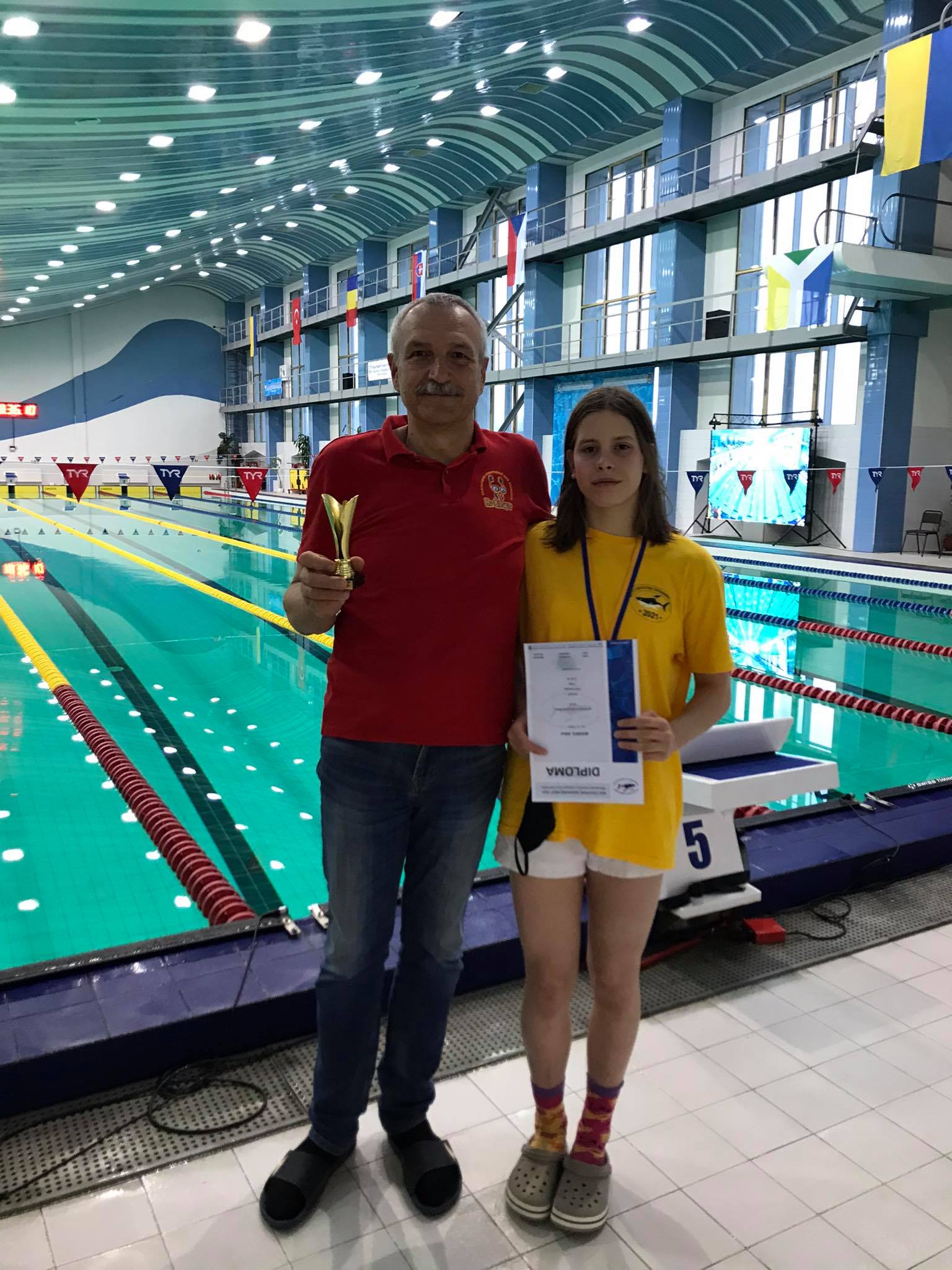 Спортсменка з Ужгорода привезла кілька перемог з міжнародних змагань із плавання (ФОТО)
