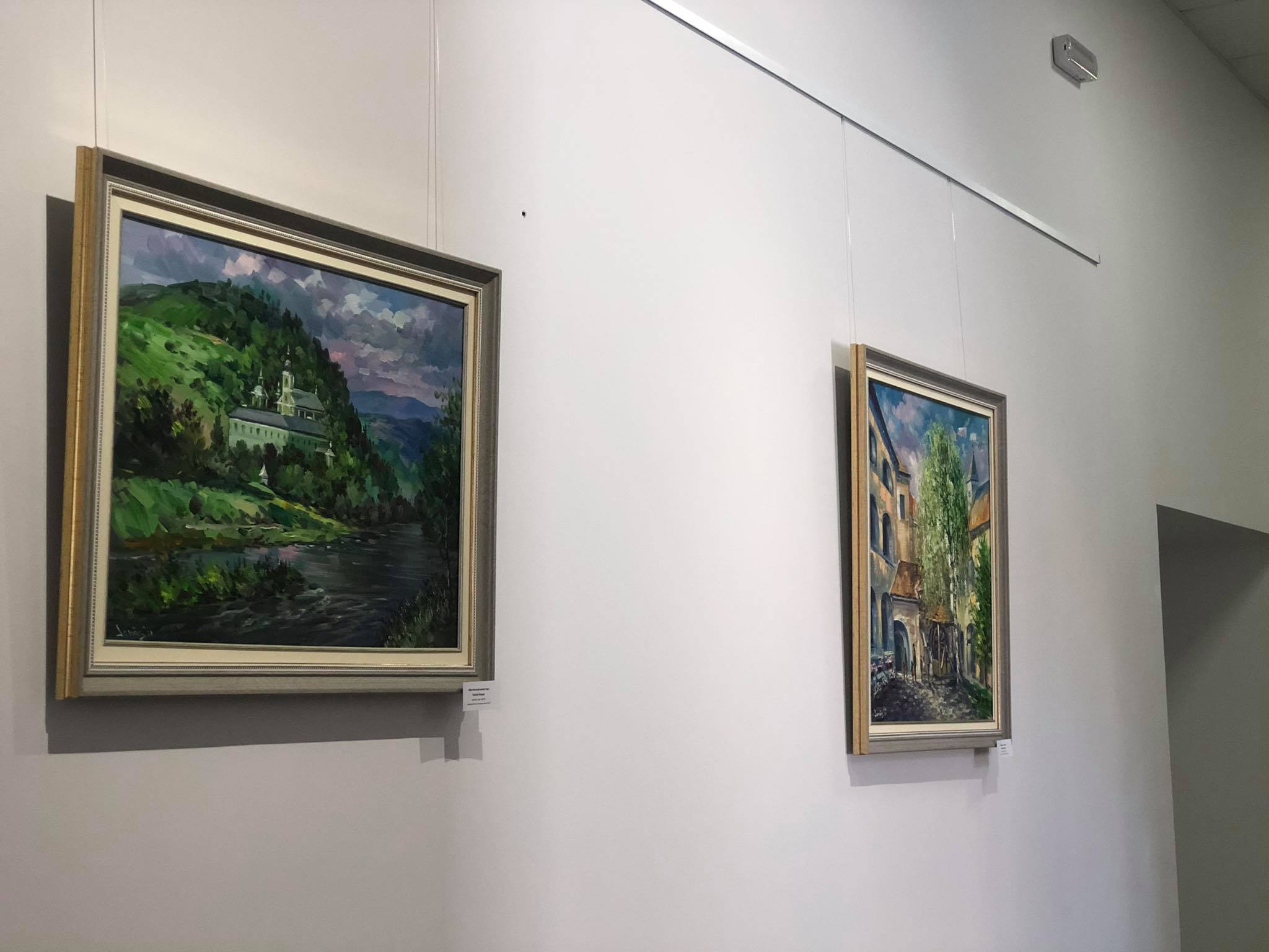 У Мукачеві відкрили виставку картин учасників живописного пленеру "Мукачівська весна-2021" (ФОТО)