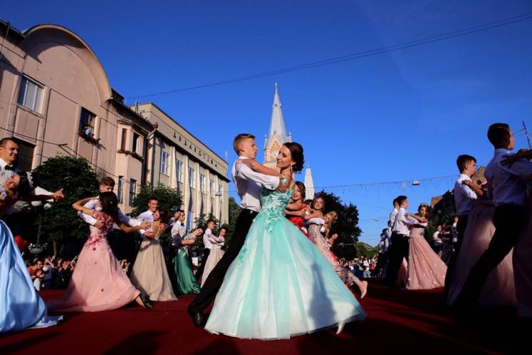 Парад випускників у Мукачеві відбудеться 29 червня