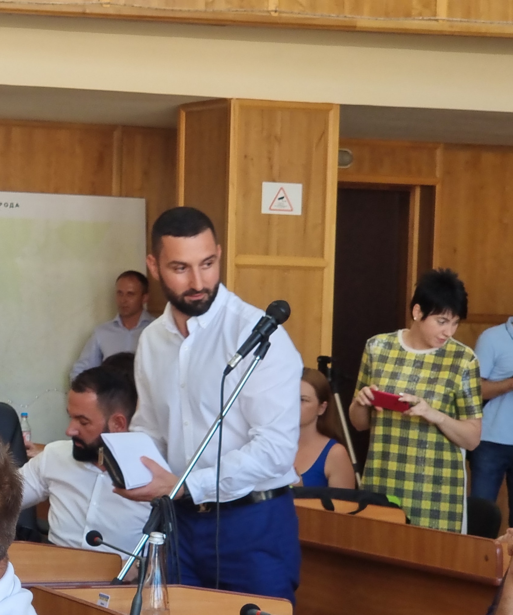 Секретарем Ужгородської міськради обрано голову фракції "Слуга народу" Арсена Мелкумяна (ФОТО, ВІДЕО)