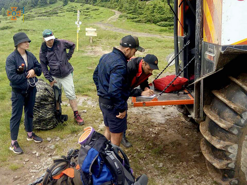 За добу на Рахівщині троє туристів потребували допомоги гірських рятувальників (ФОТО)