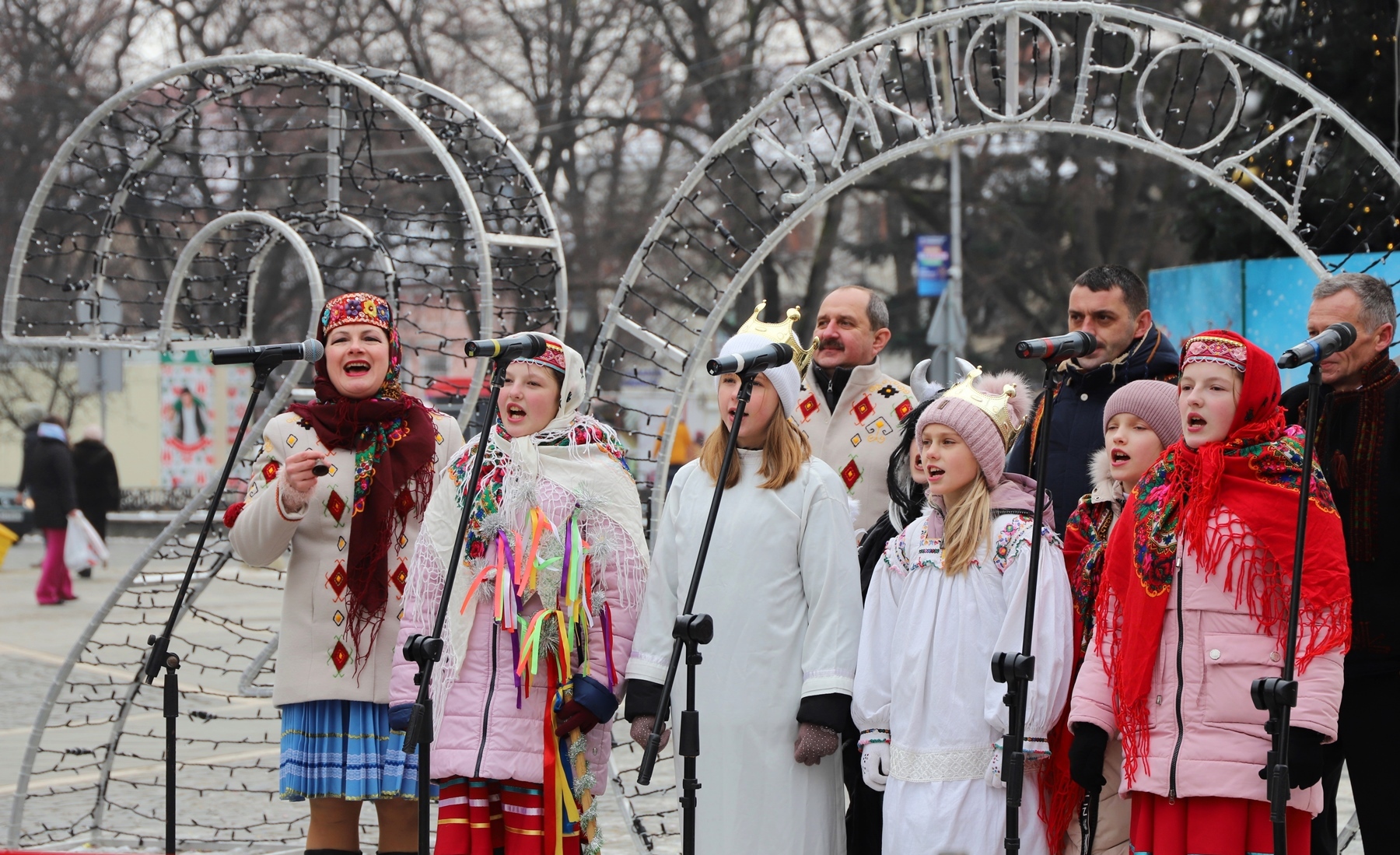 "Різдвяні мотиви" лунали в Ужгороді (ФОТО)