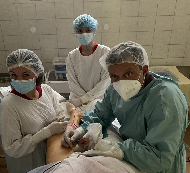 У Закарпатській обласній лікарні провели унікальну операцію з корекції тазового повнокрів'я 