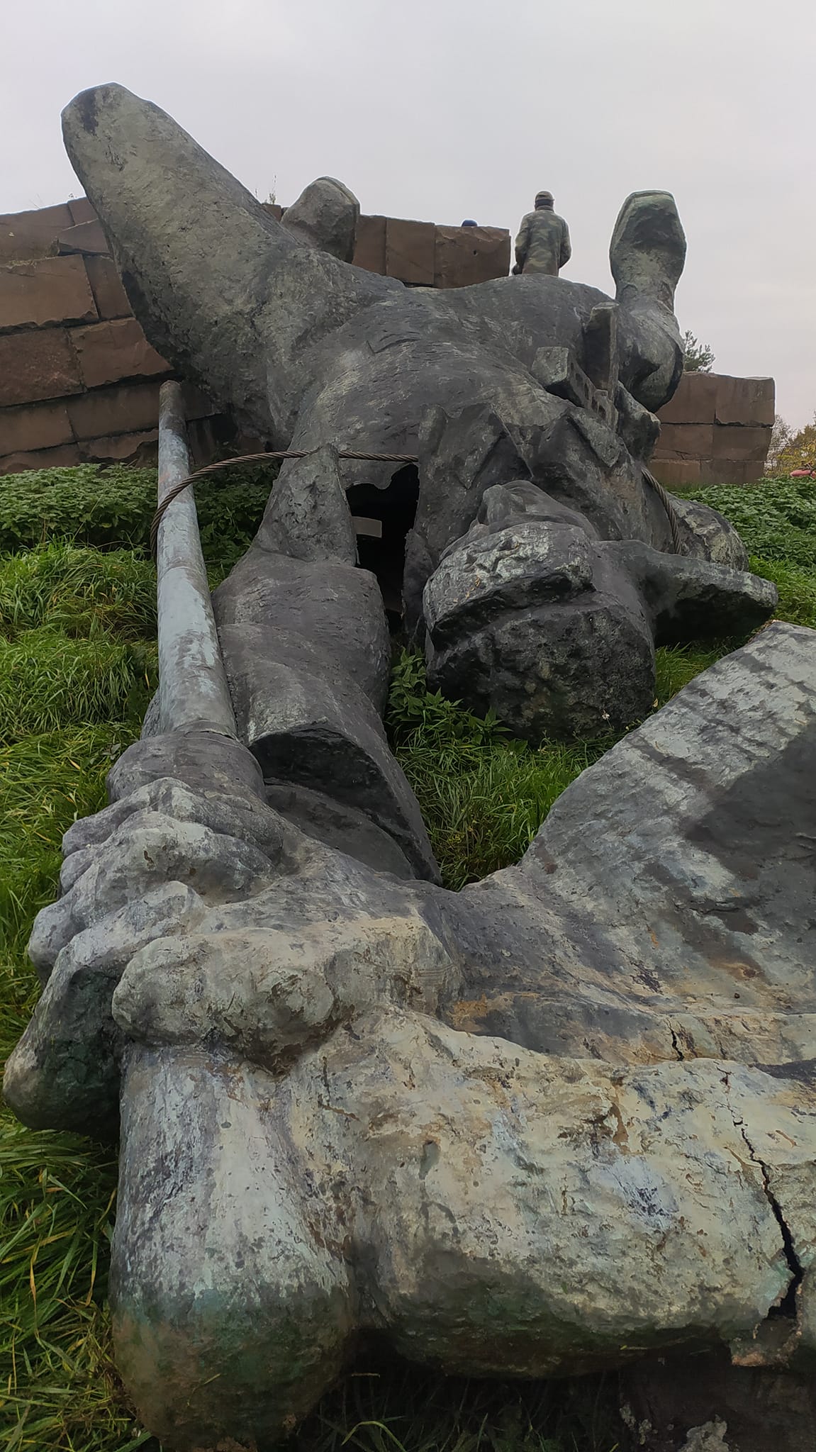 На Закарпатті на місці демонтованого пам'ятника радянським воїнам на кордоні хочуть звети меморіал на честь гірських штурмовиків