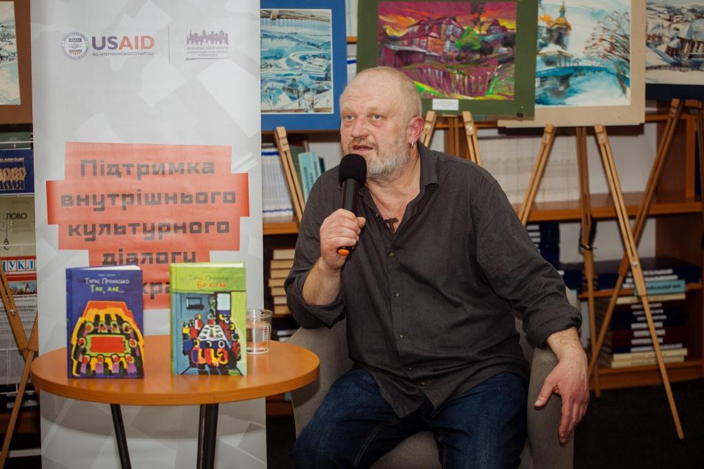 Літературний вечір-читання Тараса Прохаська відбувся в Ужгороді (ФОТО)