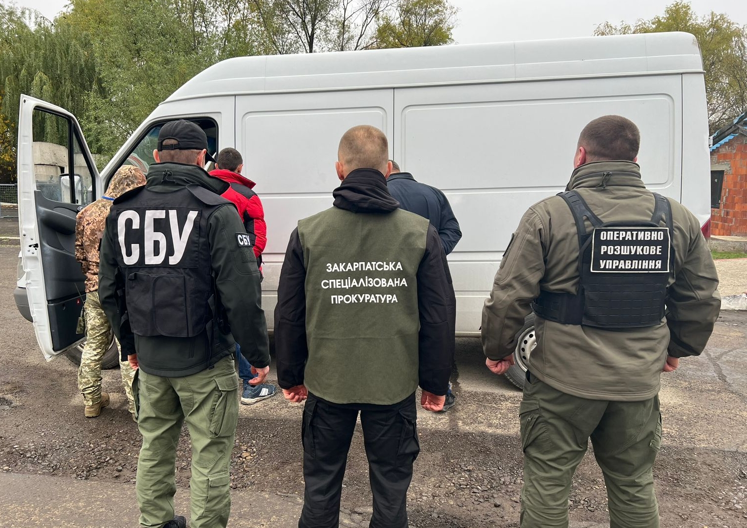 На Закарпатті затримали "на гарячому" організатора переправлення ухилянтів через кордон (ФОТО)