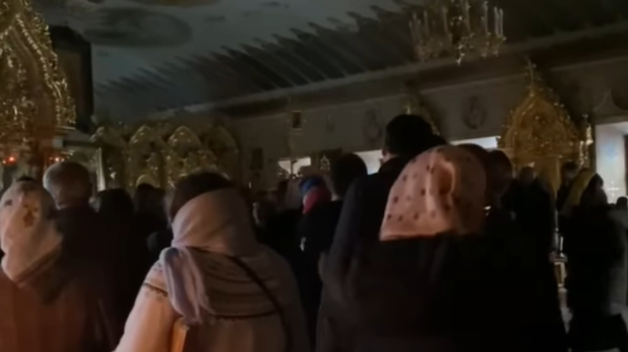 У Києво-Печерській Лаврі УПЦ МП досі моляться за Росію (ВІДЕО)