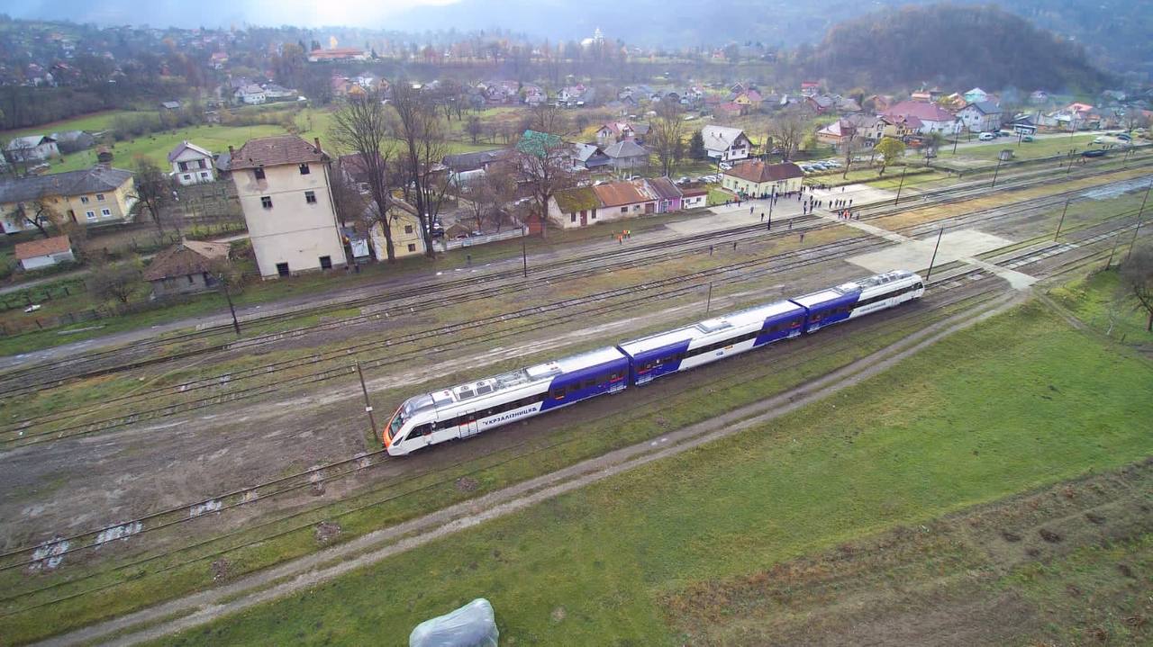 Здійснено перший пробний заїзд на відновленій ділянці Рахів-Ділове-Валя-Вішеулуй (Румунія) (ВІДЕО)