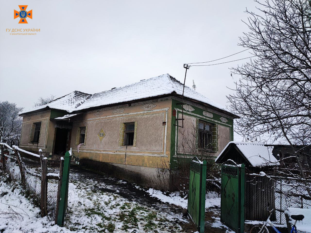 На Мукачівщині в пожежі загинув власник будинку (ФОТО)