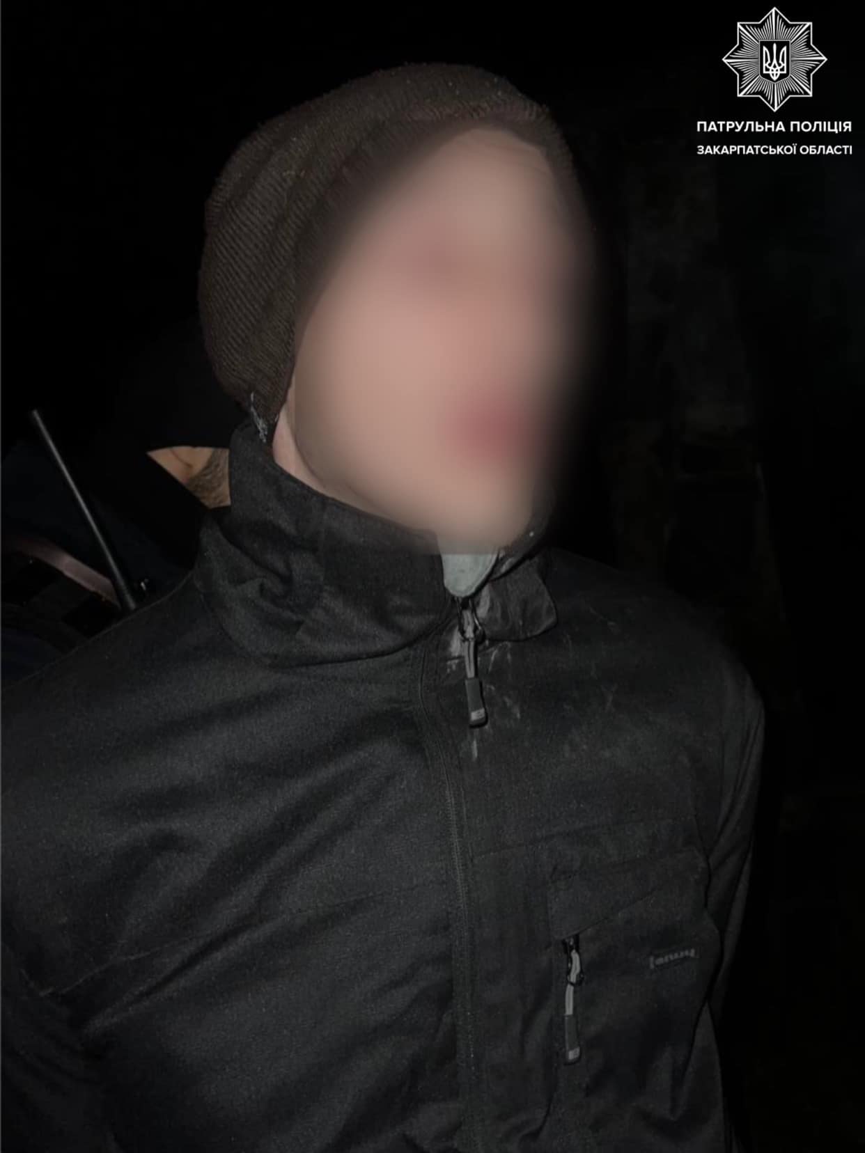 В Ужгороді вночі затримали підозрілого чоловіка, який розбив вікно в чужому будинку (ФОТО)