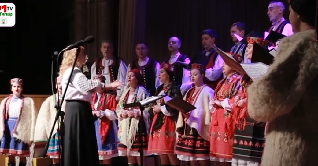 Закарпатський народний хор підсумував творчий рік концертом "Живе "Щедрик" – житиме і Україна" (ВІДЕО)