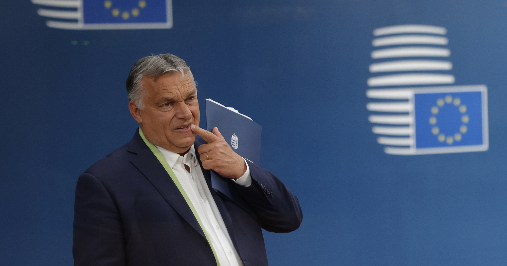 орбан збільшив дефіцит бюджету угорщини після того, як парламент затвердив документ