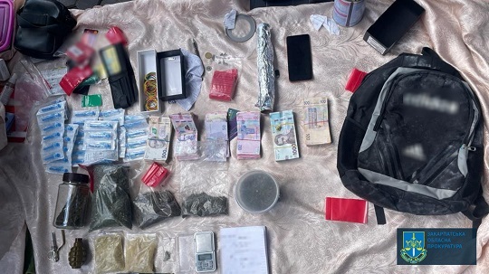 У Мукачеві судитимуть чоловіка, що продавав наркотики та возив із собою гранату (ФОТО)