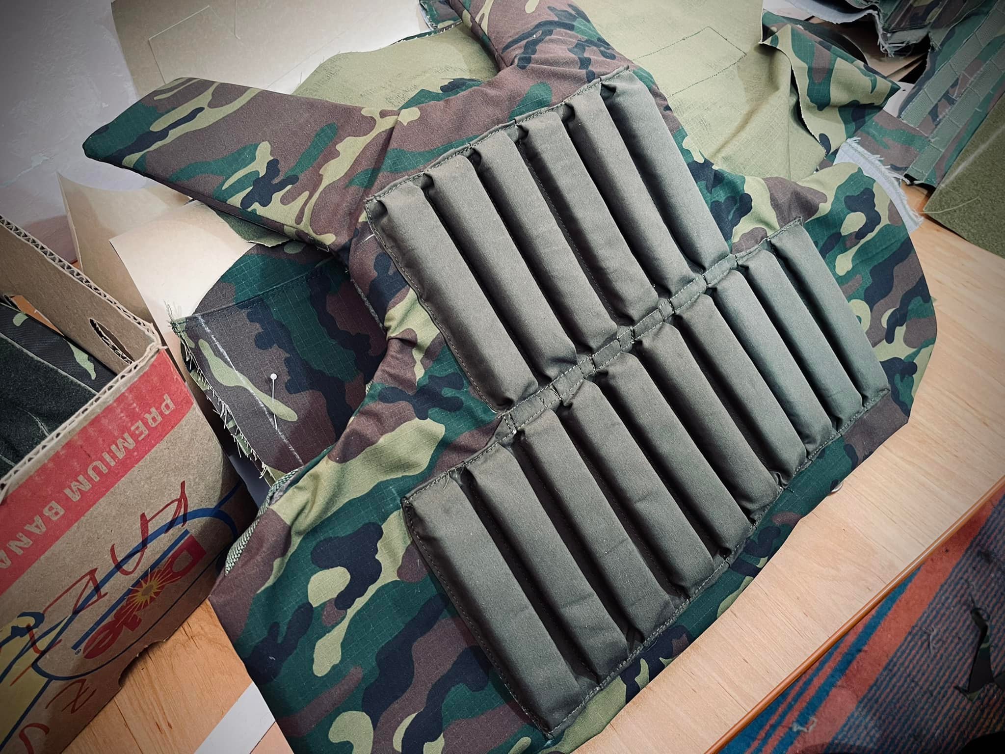 На Закарпатті виготовляють засоби спецзахисту для військових (ФОТО)
