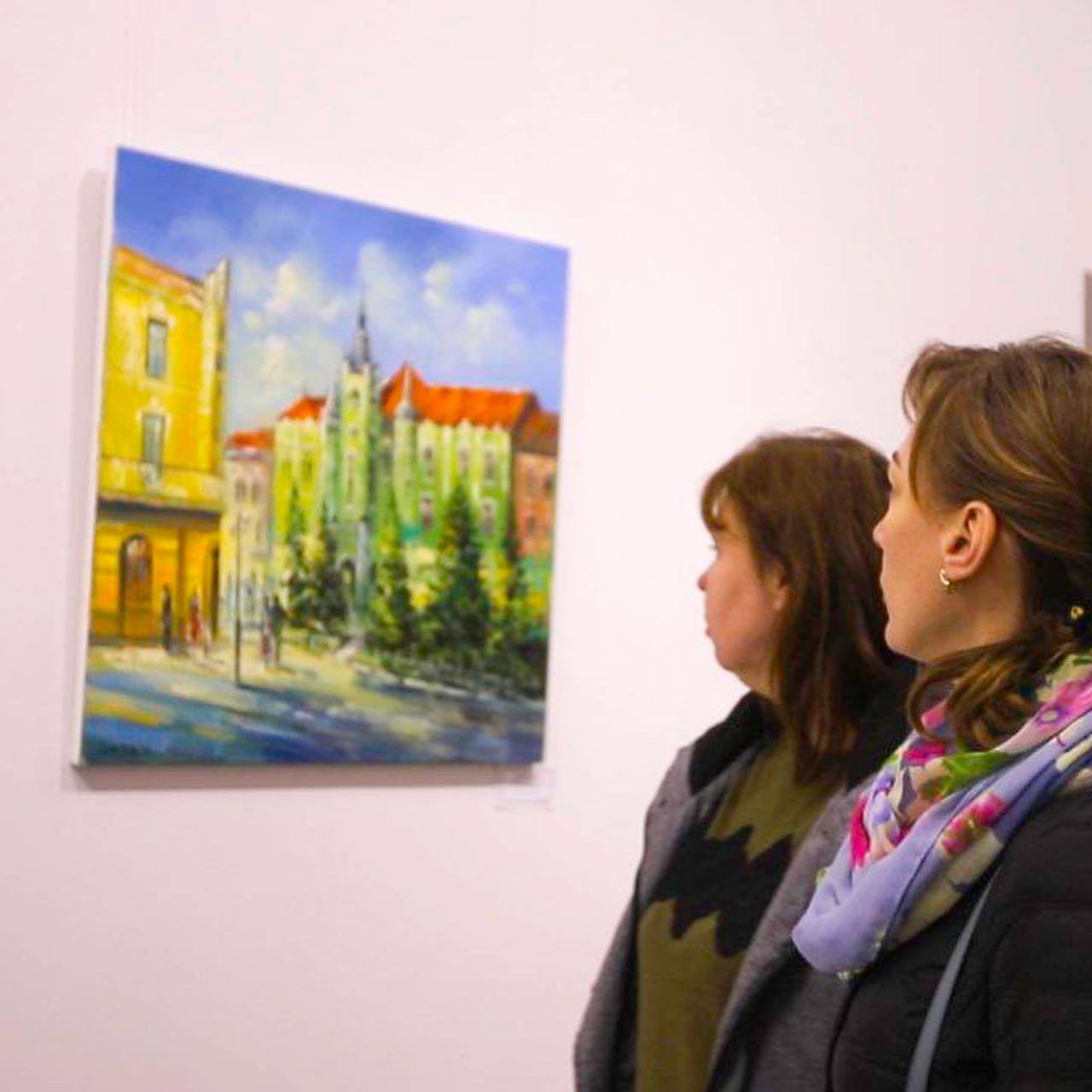 У Мукачеві відкрилася виставка-продаж робіт закарпатських художників "Разом до перемоги" (ФОТО)