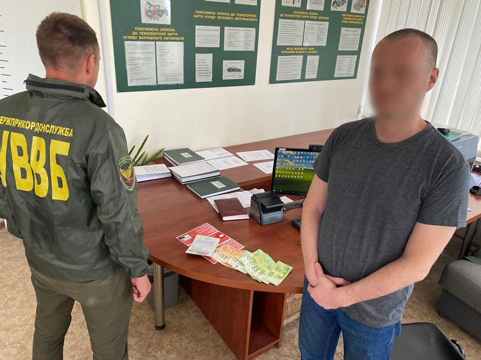 На Закарпатті не випустили за кордон псевдостудента з Дніпра (ФОТО)
