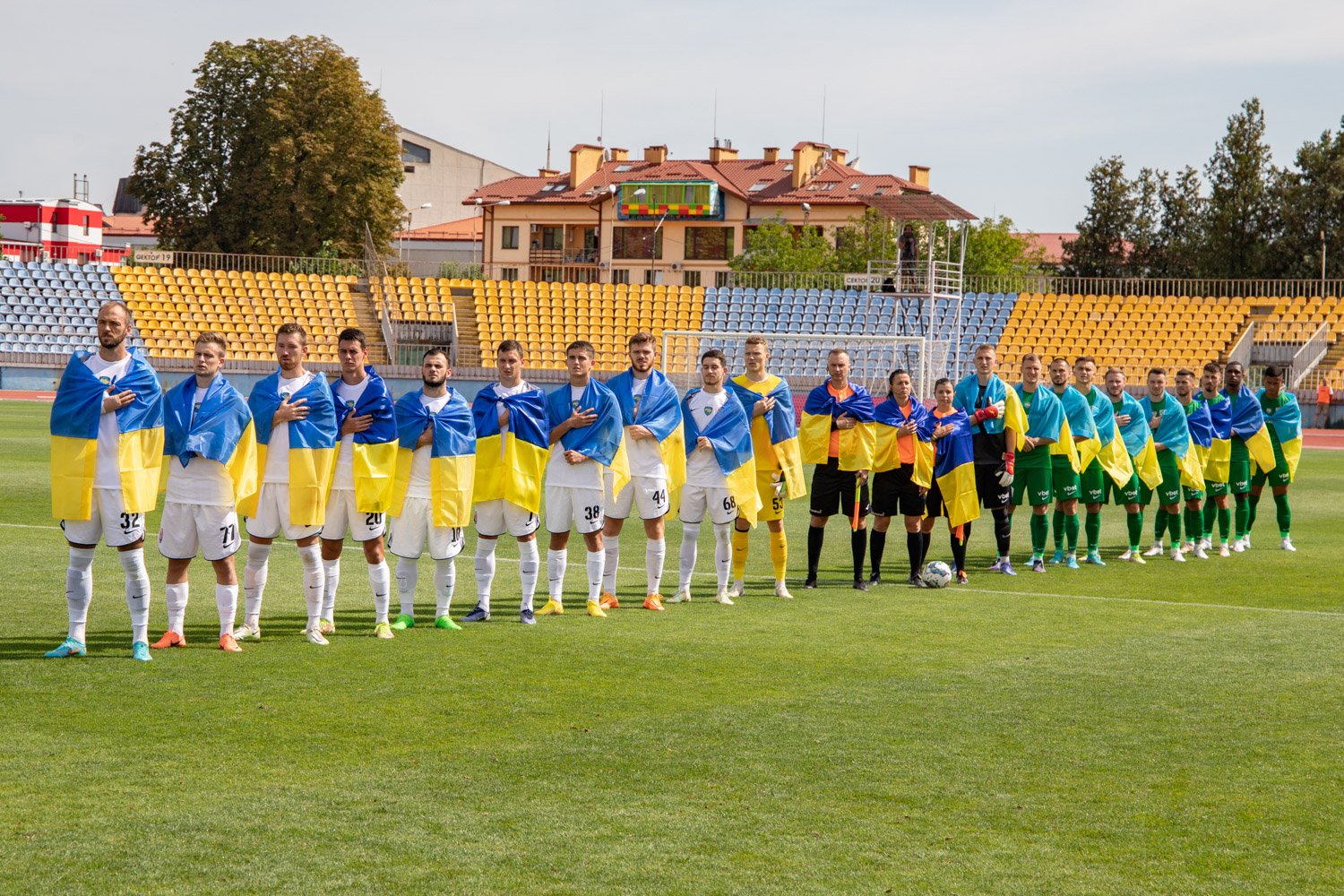 В Ужгороді розпчався перший тур футбольного сезону української Прем’єр-ліги та ПФЛ (ФОТО)