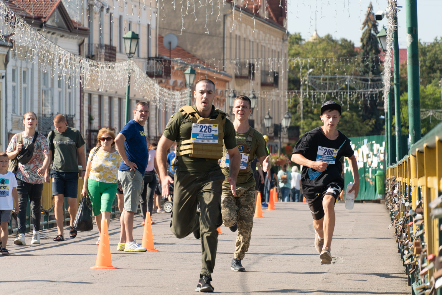 В Ужгороді сьогодні бігли за загиблих захисників і захисниць (ФОТО)