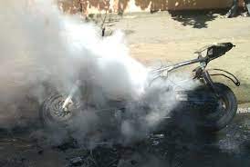 На Мукачівщині пожежа знищила мотоцикл