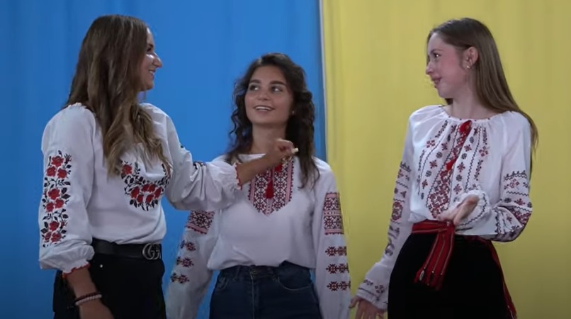 У Ключарках шестеро дівчат на концерті зібрали 20 тис. грн для 128-ї Закарпатської бригади (ВІДЕО)