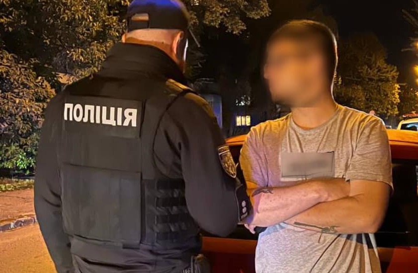 В Ужгороді патрульні зупинили водія "під кайфом" і з "запасним" наркотиком (ФОТО)
