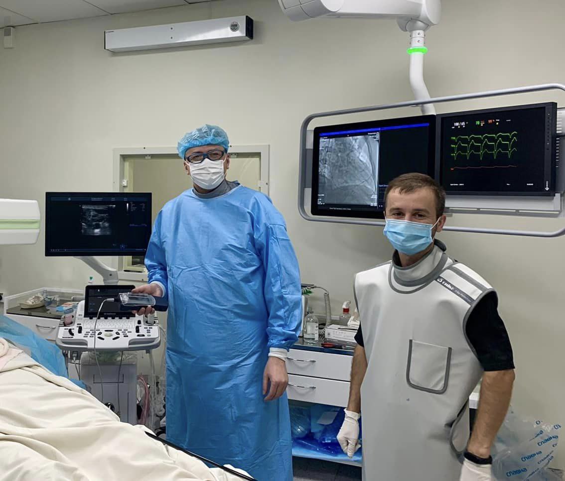 У Мукачеві вперше провели імплантацію тимчасового кардіостимулятора