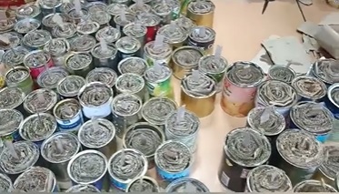 Одна зі шкіл Мукачева також долучилася до виготовлення окопних свічок (ВІДЕО)