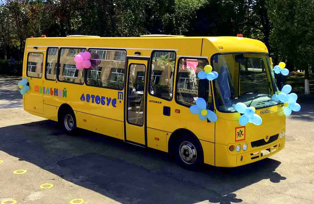 Для шкіл Закарпаття на 90 млн придбали автобуси за ціною дещо вищою, ніж аналогічні для шкіл Львівщини