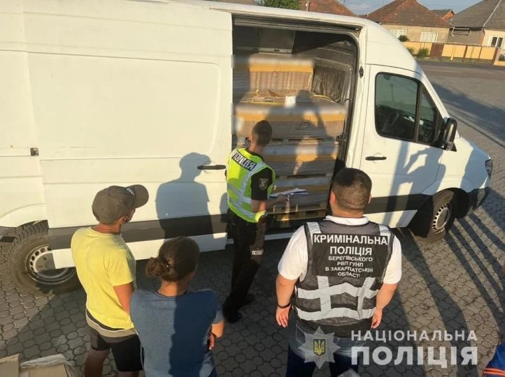 На Закарпатті прикордоннику, який пропустив автобус із контрабандою на 112 млн грн, присудили 2 роки тюрми