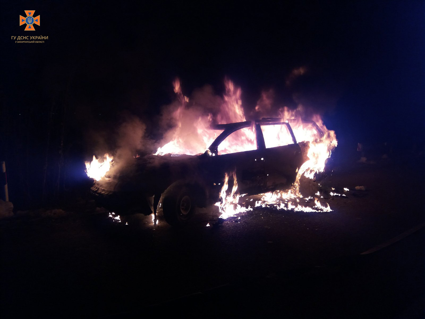 "Прикарпатський" VW Passat у Велятині загорівся на ходу – ДСНС (РОЗШИРЕНО) (ФОТО)