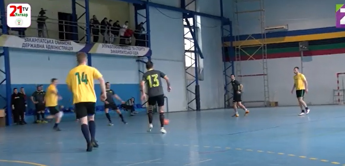 У суперлізі ужгородської футзальної ліги команди зіграли матчі 12 туру (ВІДЕО)