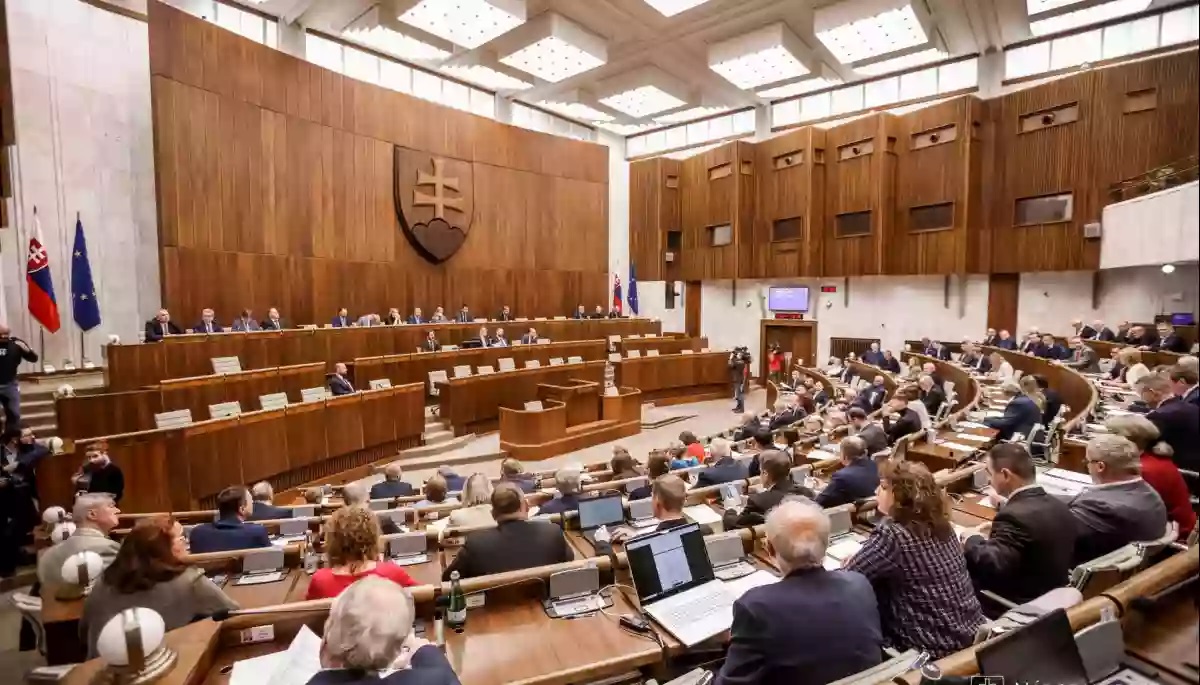 Парламент Словаччини визнав російський режим терористичним, а рф – спонсором тероризму