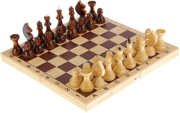 В Ужгороді охочі зможуть долучитися до сеансу одночасної гри з шахів із міжнародним гросмейстером