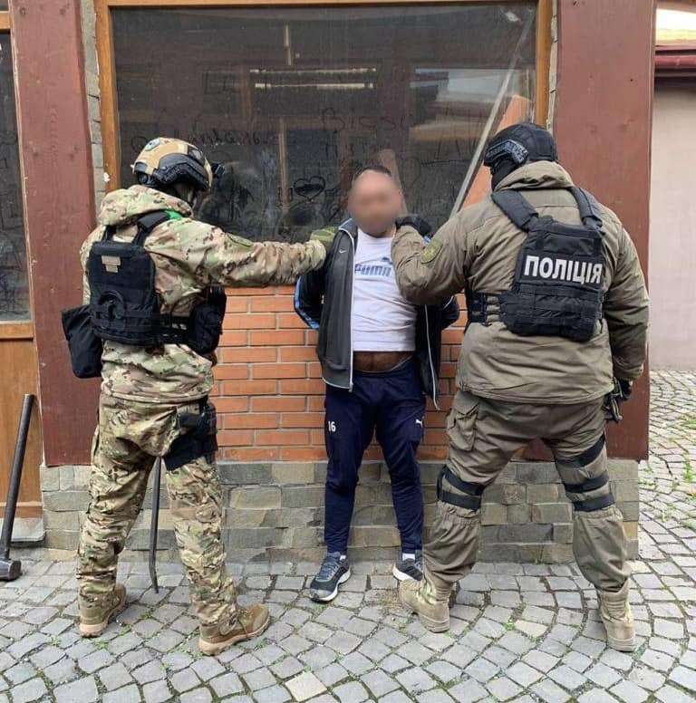 У Мукачеві під час чергової зустрічі з клієнтом затримали наркоторговця (ФОТО)