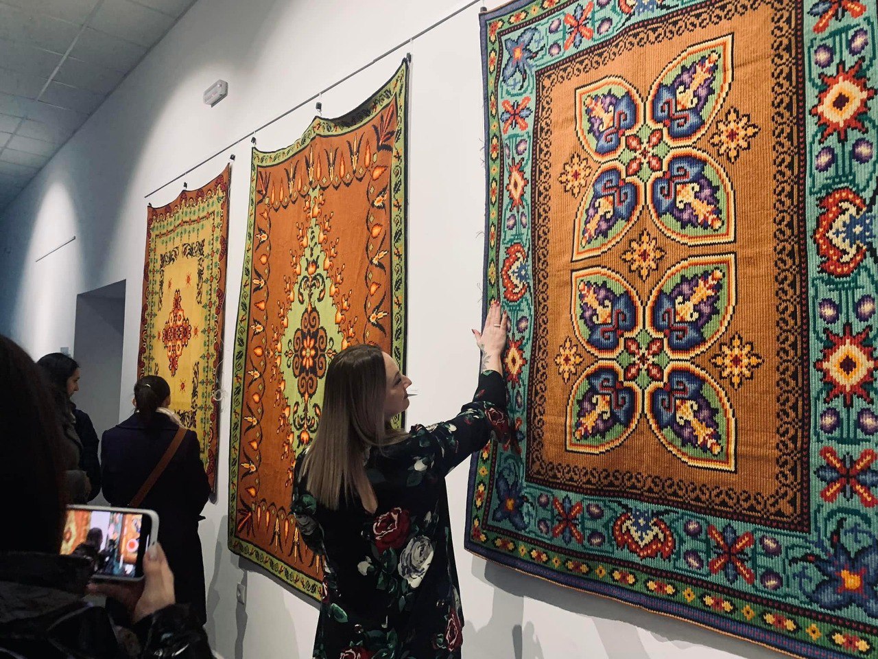 У Мукачеві відкрили виставку живопису та декоративно-прикладного мистецтва "Німецький колорит" (ФОТО)