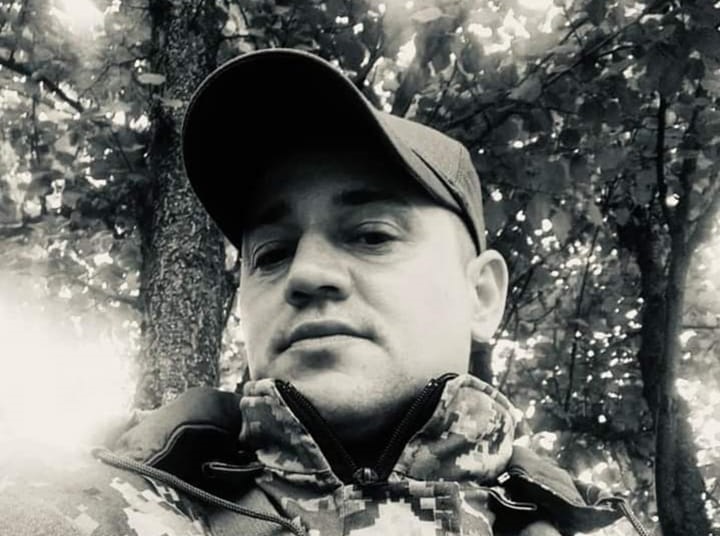 Виноградівська міськрада повідомила про загибель на фронті Едуарда Свереняка (ФОТО)