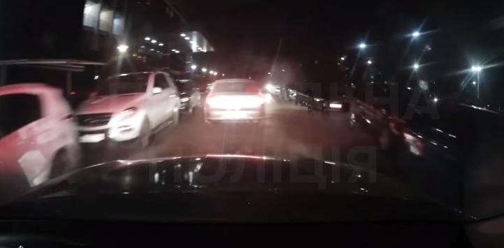 В Ужгороді водій з ознаками наркотичного сп'яніння тікав від патрульних (ВІДЕО)