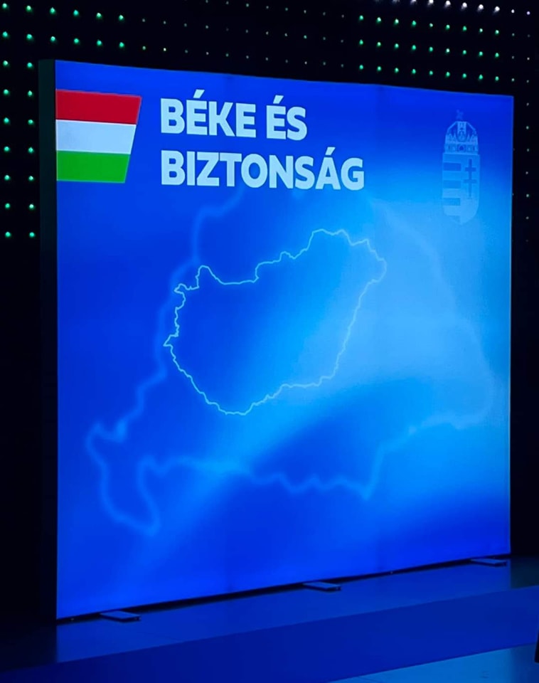 сійярто виступив на тлі провокативної мапи "Великої угорщини" на заході партії орбана