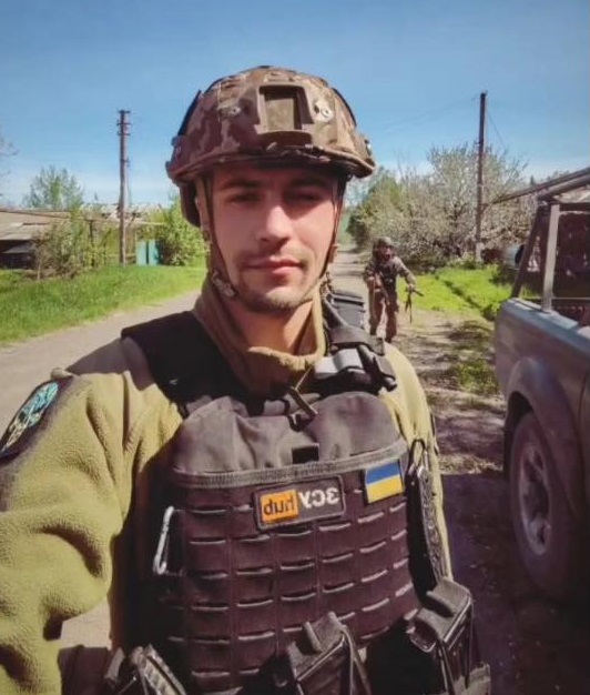 На Рахівщині попрощалися з полеглим за Україну воїном Андрієм Сорохманюком (ФОТО)