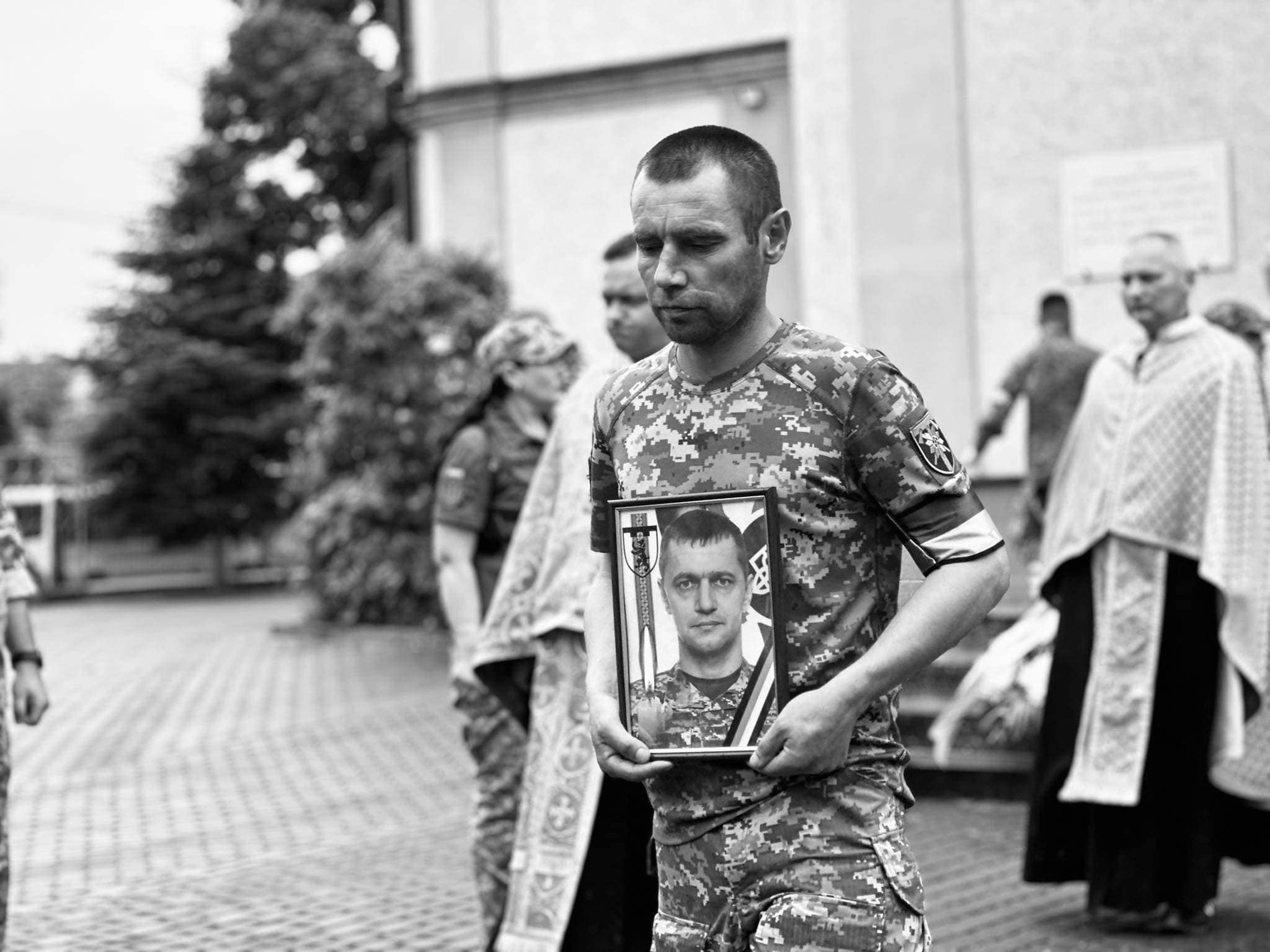 У Мукачеві попрощалися з полеглим у війні Іваном Качуром (ФОТО)