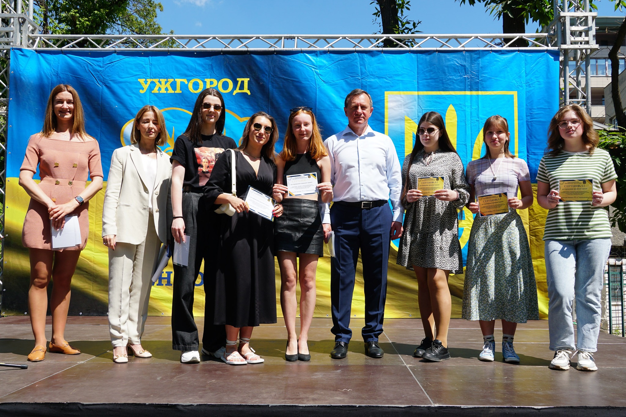 В Ужгороді нагородили переможців міського етапу МАНу (ФОТО)