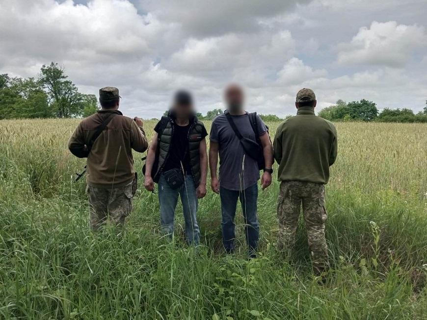 16 чоловіків призовного віку затримали впродовж доби прикордонники Мукачівського загону (ФОТО)